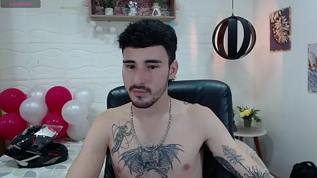 Snapshot of DmitriSanders chatting on 21, 2, 2025 DmitriSanders online show from 21, 2, 2025