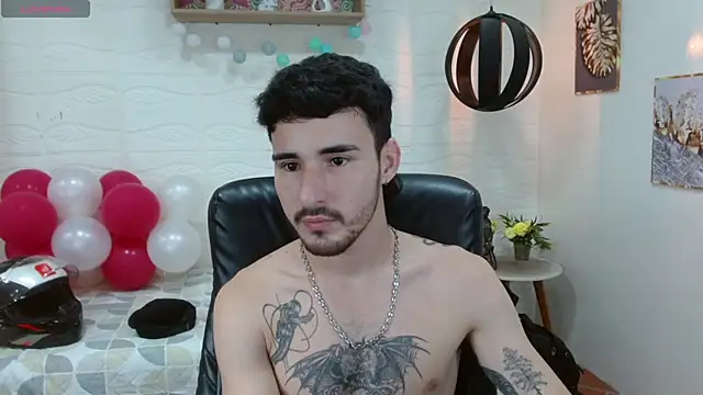 Snapshot of DmitriSanders chatting on 22, 2, 2025 DmitriSanders online show from 22, 2, 2025