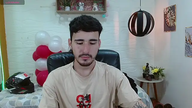 Snapshot of DmitriSanders chatting on 26, 2, 2025 DmitriSanders online show from 26, 2, 2025