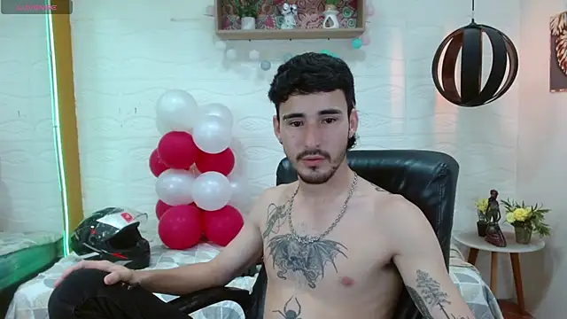 Snapshot of DmitriSanders chatting on 26, 2, 2025 DmitriSanders online show from 26, 2, 2025