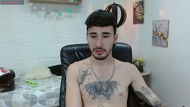 Snapshot of DmitriSanders chatting on 28, 2, 2025 DmitriSanders online show from 28, 2, 2025