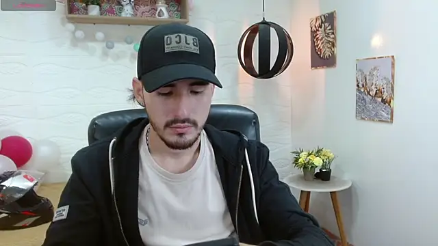 Snapshot of DmitriSanders chatting on 5, 3, 2025 DmitriSanders online show from 5, 3, 2025