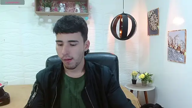 Snapshot of DmitriSanders chatting on 15, 3, 2025 DmitriSanders online show from 15, 3, 2025