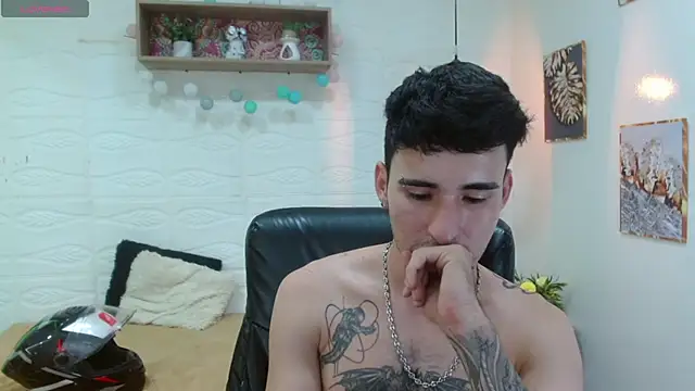 Snapshot of DmitriSanders chatting on 16, 3, 2025 DmitriSanders online show from 16, 3, 2025