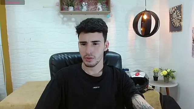 Snapshot of DmitriSanders chatting on 19, 3, 2025 DmitriSanders online show from 19, 3, 2025