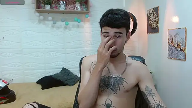 Snapshot of DmitriSanders chatting on 21, 3, 2025 DmitriSanders online show from 21, 3, 2025