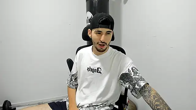 Snapshot of DmitriSanders chatting on 11, 9, 2025 DmitriSanders online show from 11, 9, 2025