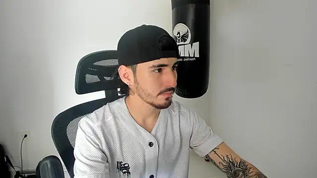 Snapshot of DmitriSanders chatting on 12, 9, 2025 DmitriSanders online show from 12, 9, 2025