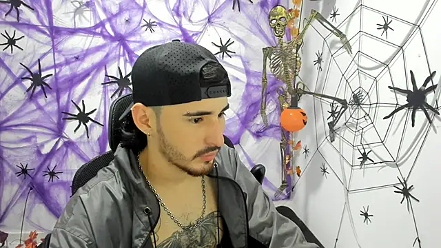 Snapshot of DmitriSanders chatting on 29, 9, 2025 DmitriSanders online show from 29, 9, 2025