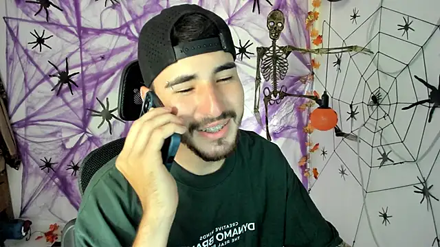 Snapshot of DmitriSanders chatting on 10, 10, 2025 DmitriSanders online show from 10, 10, 2025