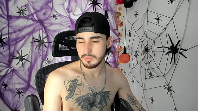 Snapshot of DmitriSanders chatting on 16, 10, 2025 DmitriSanders online show from 16, 10, 2025