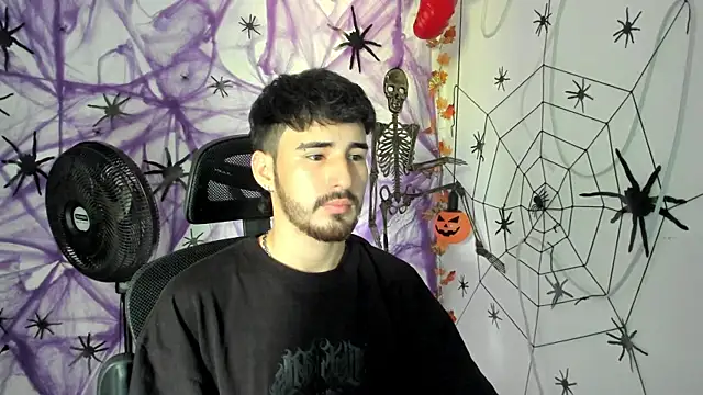 Snapshot of DmitriSanders chatting on 5, 11, 2025 DmitriSanders online show from 5, 11, 2025