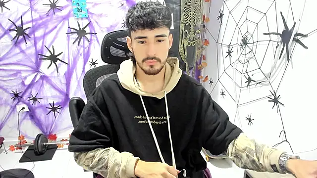 Snapshot of DmitriSanders chatting on 6, 1, 2026 DmitriSanders online show from 6, 1, 2026