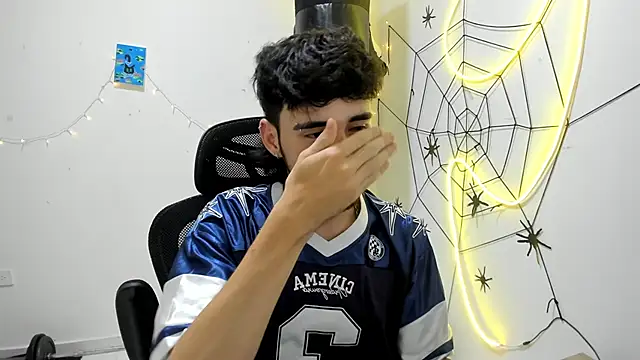 Snapshot of DmitriSanders chatting on 14, 1, 2026 DmitriSanders online show from 14, 1, 2026