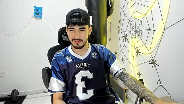 Snapshot of DmitriSanders chatting on 14, 1, 2026 DmitriSanders online show from 14, 1, 2026