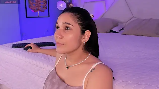 bellaa becca online show from 28, 11, 2025