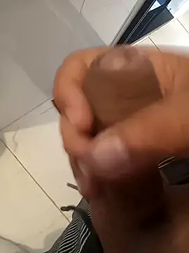 Snapshot of dredre1069 chatting on 14, 1, 2025 dredre1069 online show from 14, 1, 2025