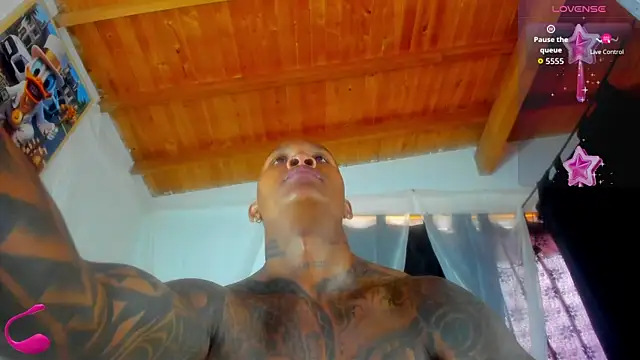 esteveen ortegas  online show from 3, 11, 2025