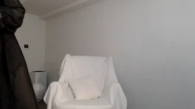 Lily 0000 online show from 11, 2, 2025