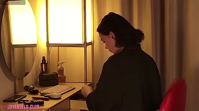 SophieCharm online show from 14, 4, 2026