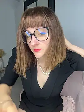 Snapshot of victoirenextdoor chatting on 16, 11, 2025 victoirenextdoor online show from 16, 11, 2025