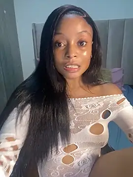 Snapshot of SexyDee025 chatting on 19, 12, 2024 SexyDee025 online show from 19, 12, 2024