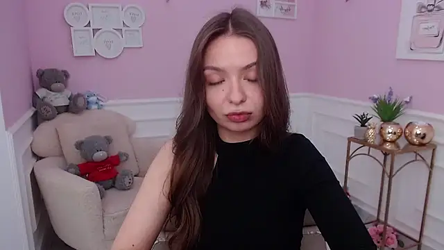 LucySkilar online show from 9, 9, 2025