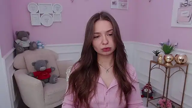 LucySkilar online show from 12, 9, 2025