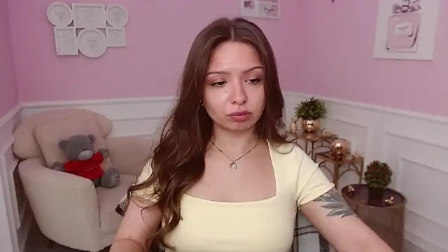 Snapshot of LucySkilar chatting on 12, 6, 2026 LucySkilar online show from 12, 6, 2026