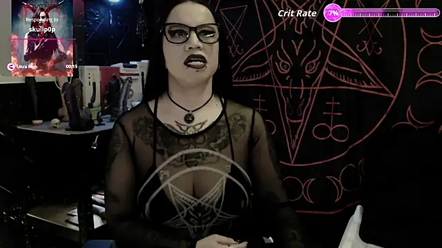 Snapshot of Evil_Queen_666 chatting on 3, 5, 2026 Evil Queen 666 online show from 3, 5, 2026