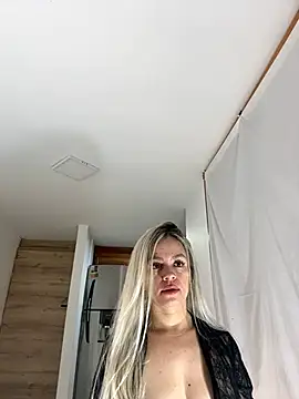 nicole valencia  online show from 16, 2, 2025