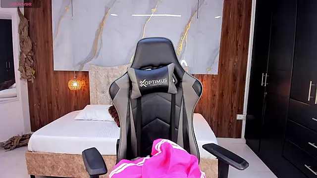 Snapshot of mia_18v chatting on 21, 3, 2025 mia 18v online show from 21, 3, 2025