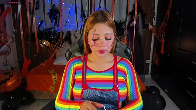 Snapshot of mia_18v chatting on 28, 10, 2025 mia 18v online show from 28, 10, 2025