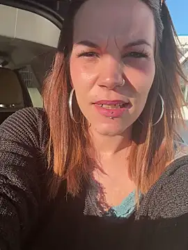 Lady Knaller online show from 8, 3, 2025