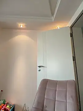 Lady Knaller online show from 12, 3, 2025