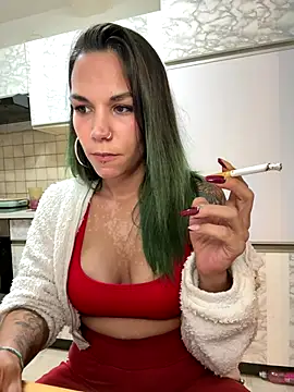 Lady Knaller online show from 5, 10, 2025