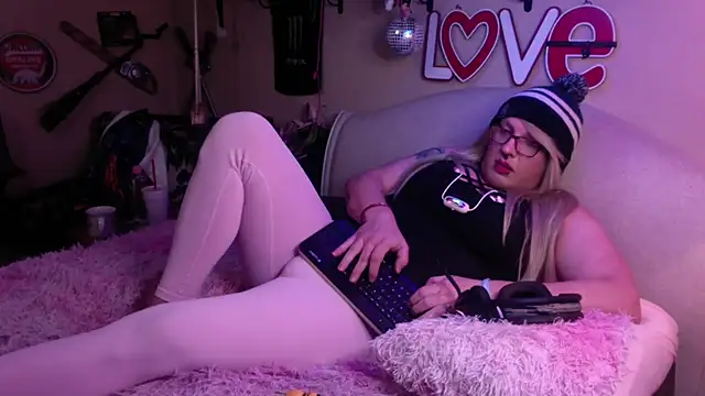 Blakelytgirl online show from 21, 1, 2025