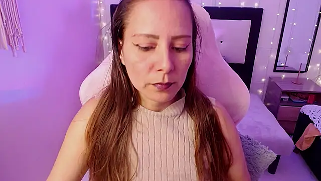 Snapshot of camila_delarosa chatting on 2, 6, 2026 camila delarosa online show from 2, 6, 2026