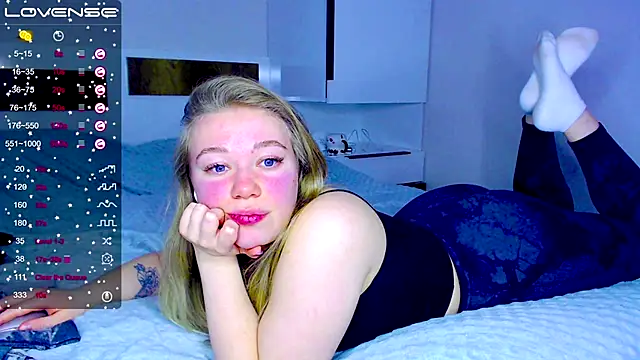 kitti kaattt online show from 4, 12, 2024