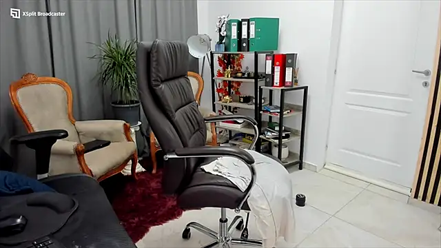 Snapshot of fireflowers_ chatting on 14, 12, 2024 fireflowers  online show from 14, 12, 2024