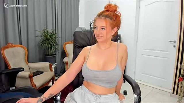 Snapshot of fireflowers_ chatting on 15, 12, 2024 fireflowers  online show from 15, 12, 2024