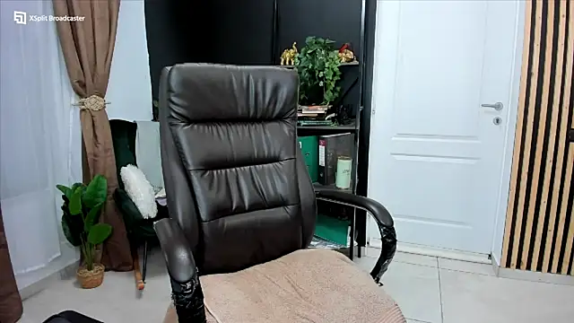 Snapshot of fireflowers_ chatting on 9, 9, 2025 fireflowers  online show from 9, 9, 2025