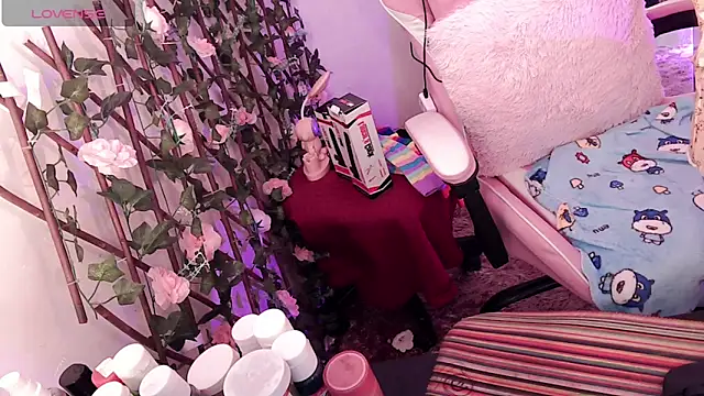 Snapshot of Magic-Smilee chatting on 14, 12, 2024 Magic-Smilee online show from 14, 12, 2024