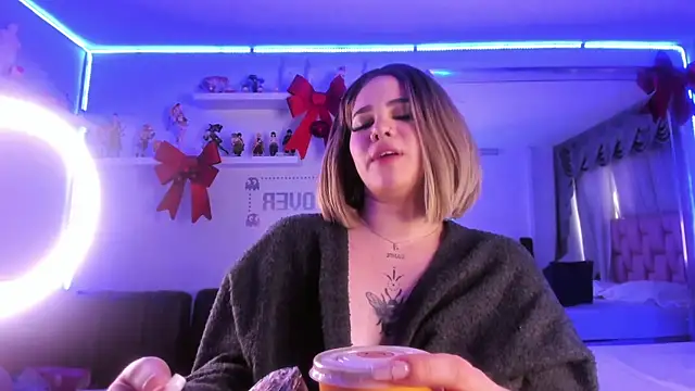 albaismynameX online show from 4, 1, 2025