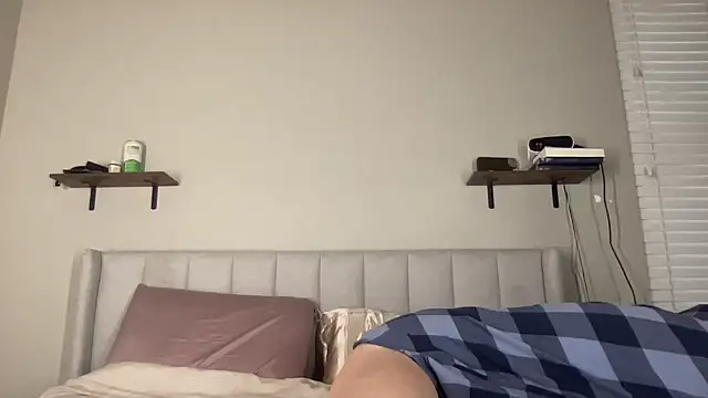 NatalieKneals online show from 4, 12, 2024