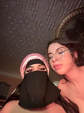 Snapshot of ORLA86 chatting on 4, 10, 2025 ORLA86 online show from 4, 10, 2025