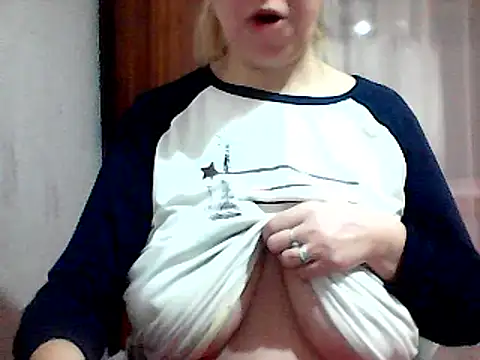 Snapshot of AnaXBerry chatting on 20, 1, 2025 AnaXBerry online show from 20, 1, 2025