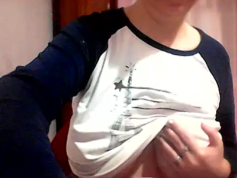 Snapshot of AnaXBerry chatting on 23, 2, 2025 AnaXBerry online show from 23, 2, 2025