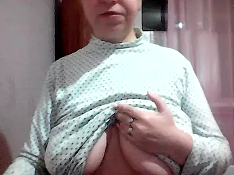 Snapshot of AnaXBerry chatting on 2, 3, 2025 AnaXBerry online show from 2, 3, 2025