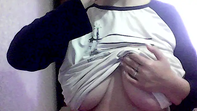Snapshot of AnaXBerry chatting on 15, 10, 2025 AnaXBerry online show from 15, 10, 2025